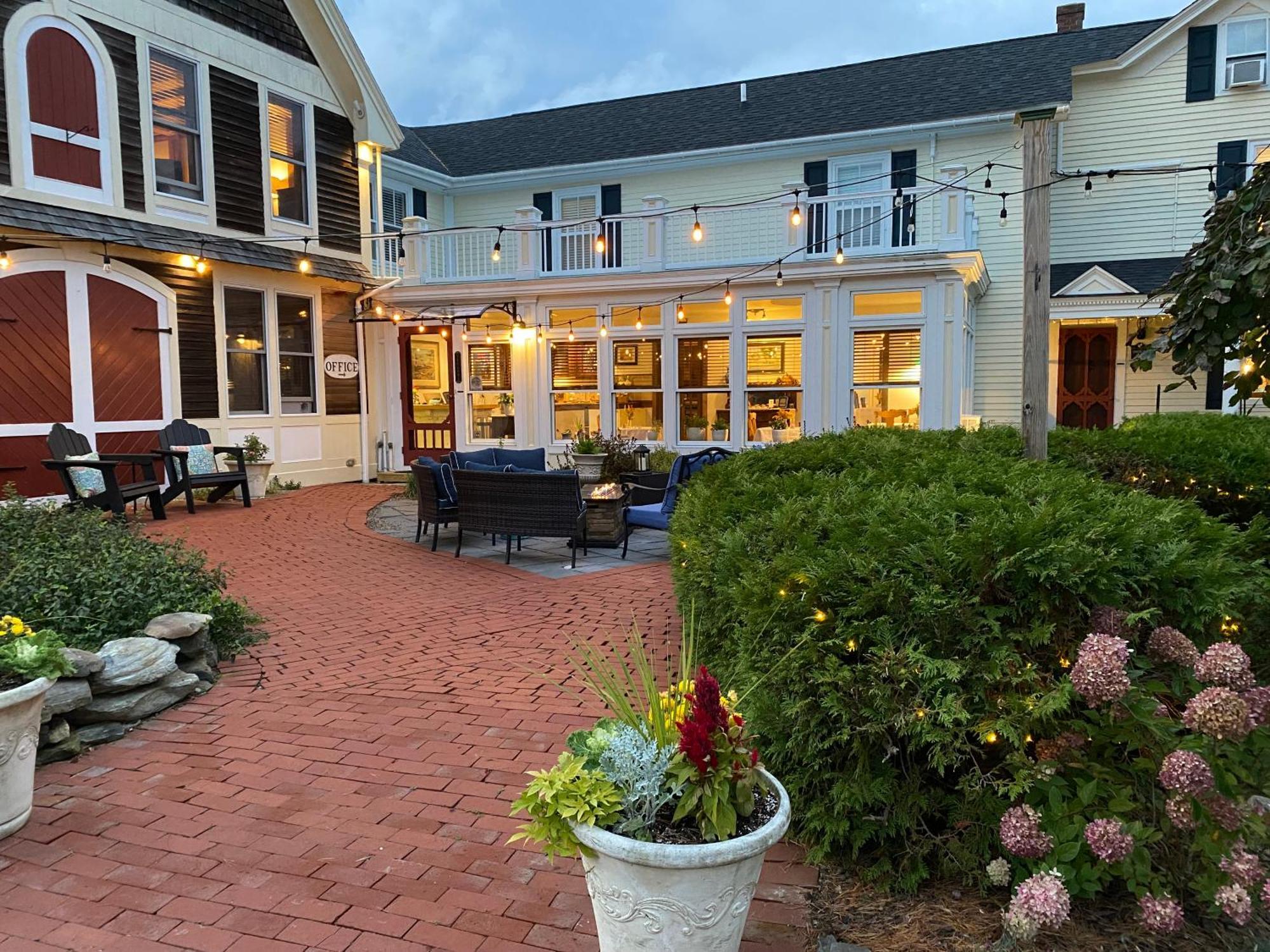 Spouter Inn Bed & Breakfast Lincolnville Exterior foto
